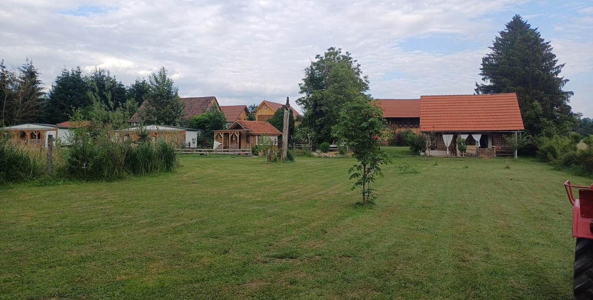 Edenski Vrt Ivancna Gorica Экстерьер фото